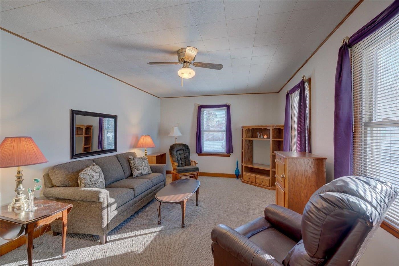 505 North Cleveland Street Poynette, WI 53955 - Photo 4 of 34