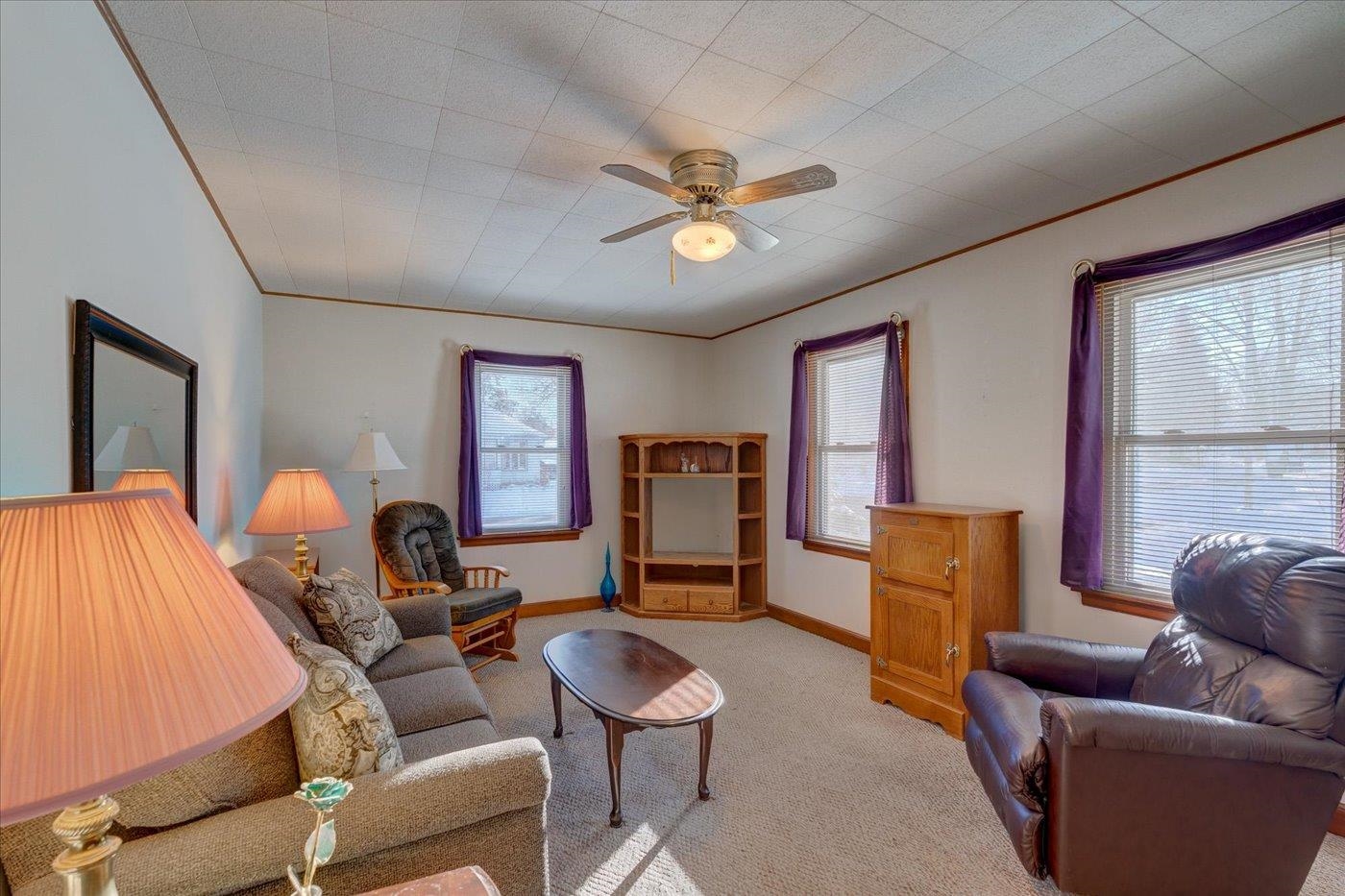 505 North Cleveland Street Poynette, WI 53955 - Photo 5 of 34