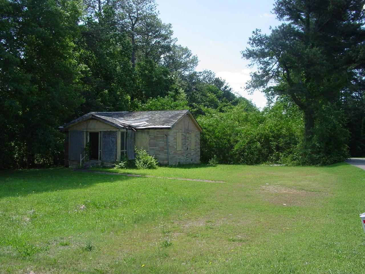 5203 Covington Highway Decatur, GA 30035 - Photo 1 of 1 Tear-down on large deep lot.