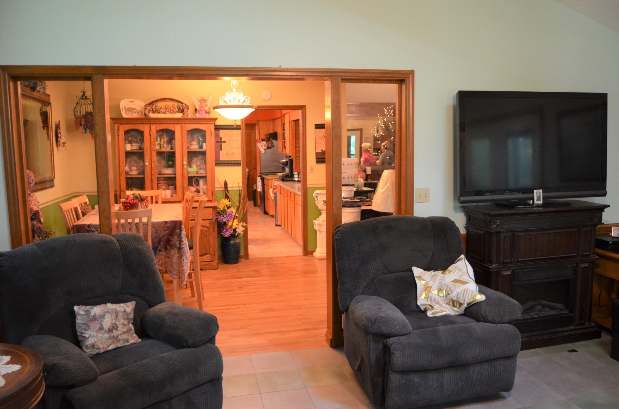 1084 Star Point Road Jamestown, TN 38556 - Photo 11 of 35 a living room with furniture and a flat screen tv