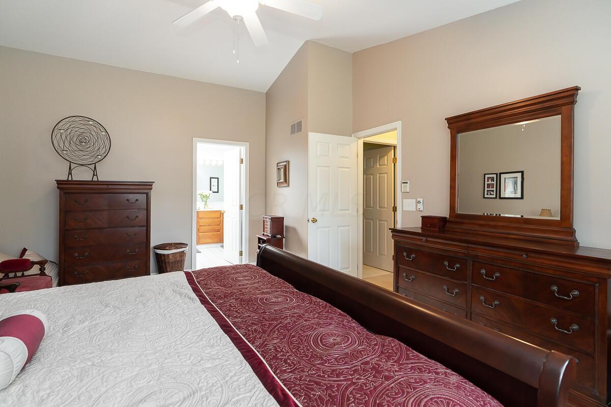 5576 Longrifle Road Westerville, OH 43081 - Photo 18 of 27 Owner's Suite