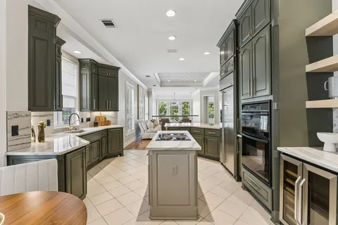 $875,000 | 347 The Hills Drive, The Hills, TX 78738
