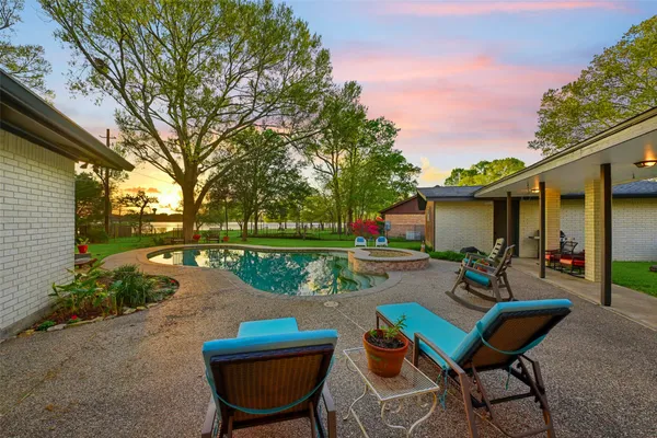 $574,900 | 310 Whitecap Drive, El Lago, TX 77586