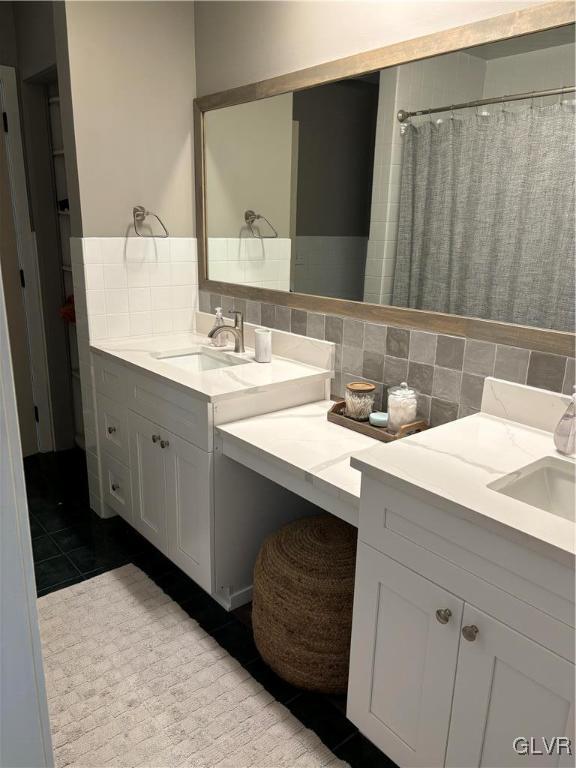 6997 Wimmer Road Bethlehem, PA 18015 - Photo 34 of 44 Jack n Jill bath