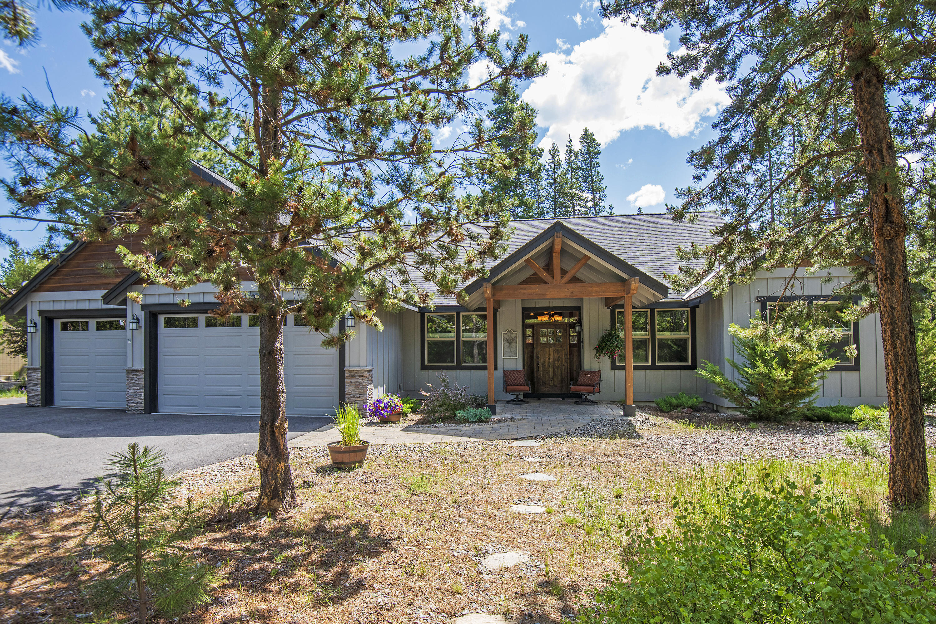 17500 Snow Goose Road Bend, OR 97707 - Photo 1 of 36 01
