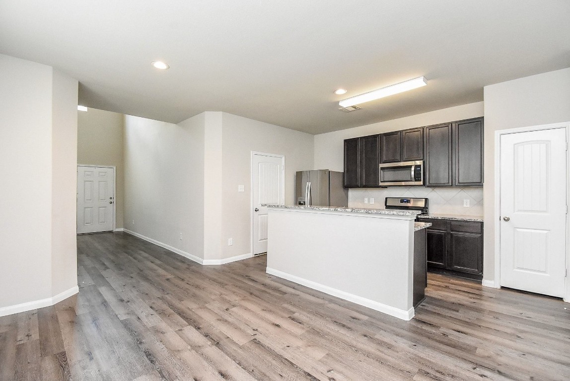 13534 Luke Prairie Willis, TX 77378 - Photo 9 of 32