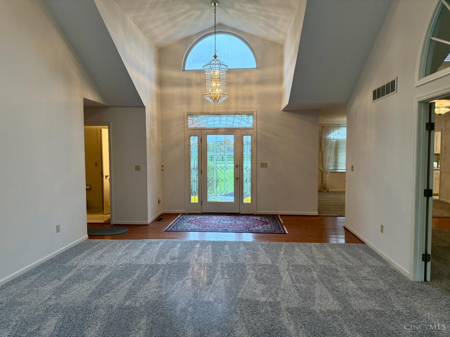 6641 Smith Road Loveland, OH 45140 - Photo 6 of 22