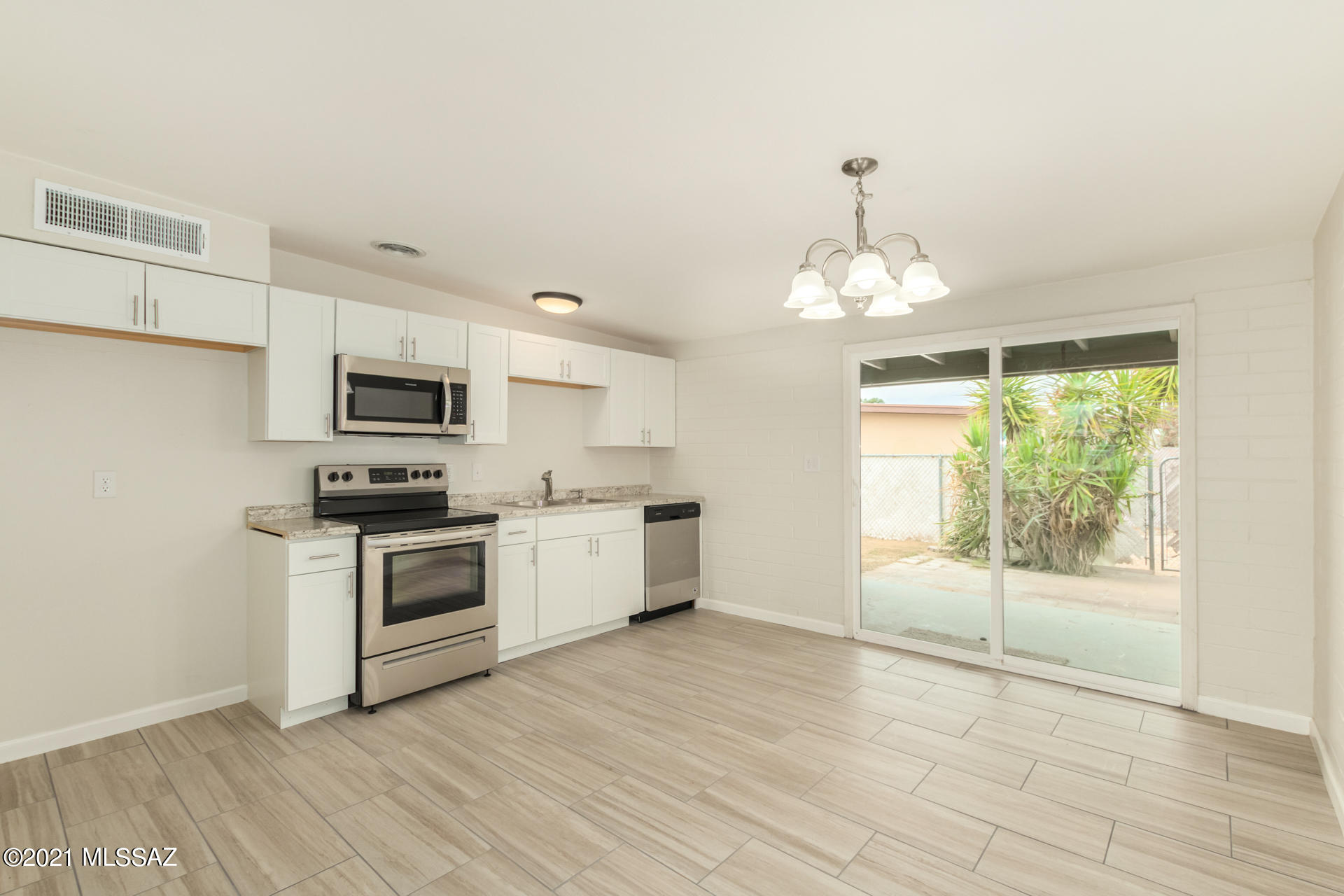 3984 North Pomona Road Tucson, AZ 85705 - Photo 8 of 24