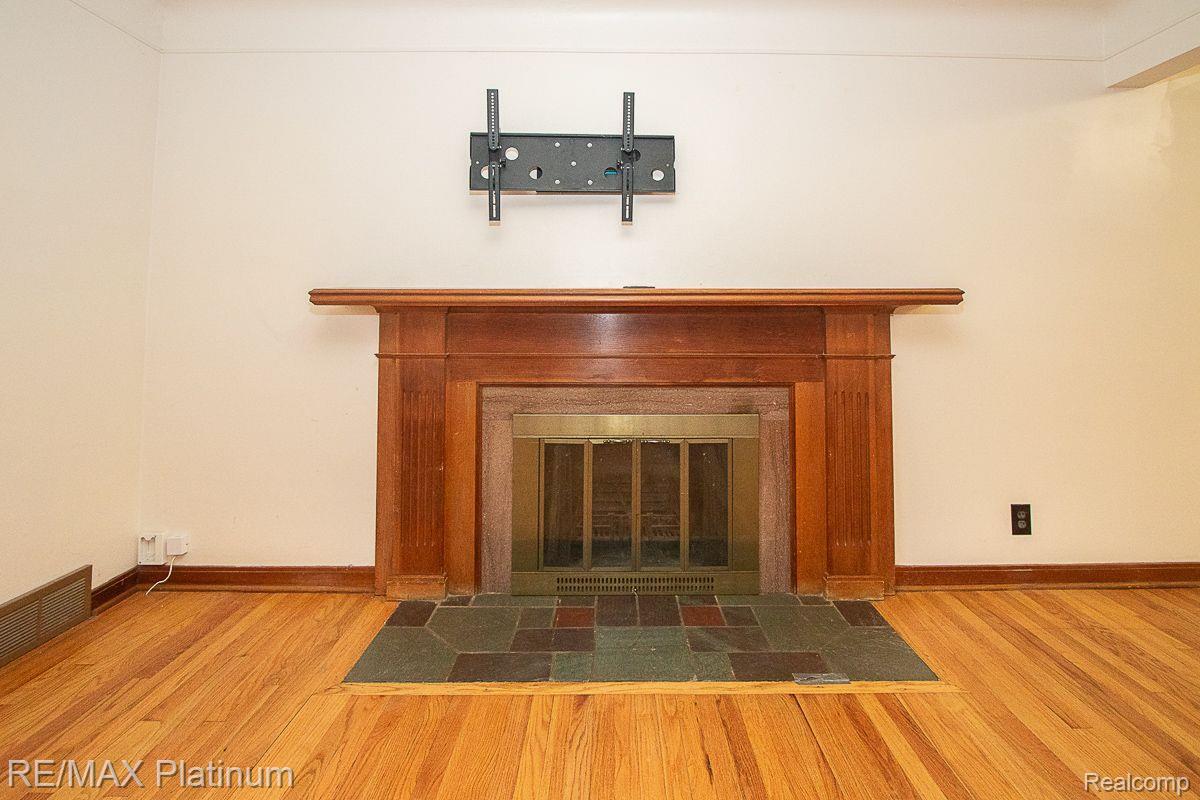33166 Raphael Road Farmington, MI 48336 - Photo 17 of 50 Gallery Image 17