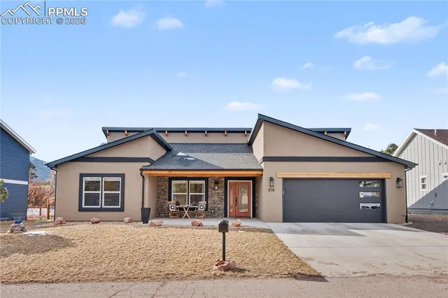 $569,999 | 816 Meadow Lane, Palmer Lake, CO 80133