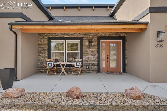 $569,999 | 816 Meadow Lane, Palmer Lake, CO 80133