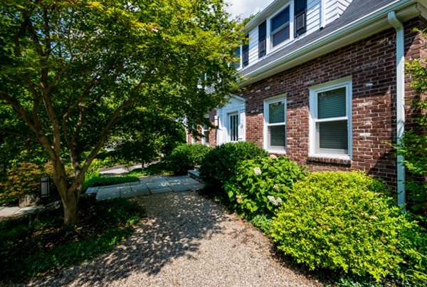 16 Laudholm Road Newton, MA 02458 - Photo 4 of 30 Gallery Image 4