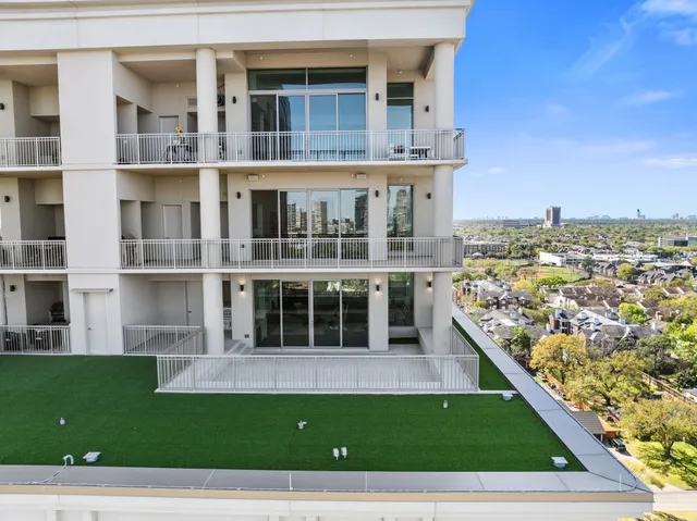 a view of building with yard