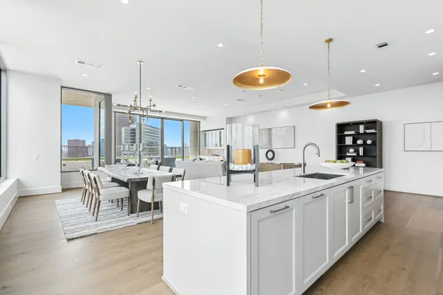$4,445,000 | 5656 San Felipe Street, Unit 1502, Houston, TX 77056
