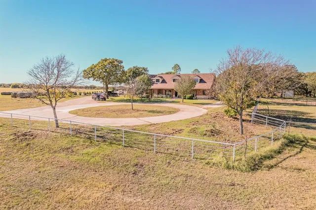 $1,950,000 | 1799 Cottonwood Creek Road, St. Jo, TX 76265