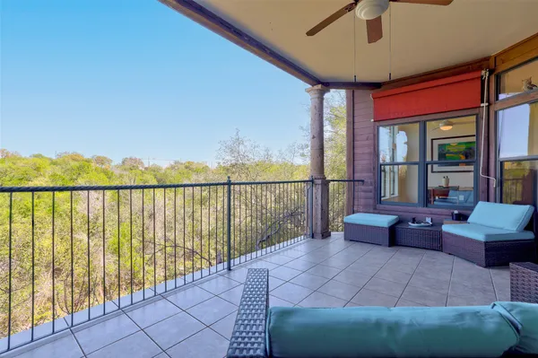 $350,000 | 300 San Gabriel Village Boulevard, Unit 512, Georgetown, TX 78626