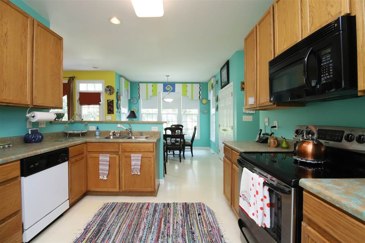 5013 Amberfield Way Raleigh, NC 27604 - Photo 11 of 30 Kitchen