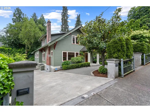 $1,159,000 | 2328 Southwest Broadway Drive, Portland, OR 97201