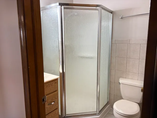 $3,400 | 1814 Holly Avenue, Darien, IL 60561