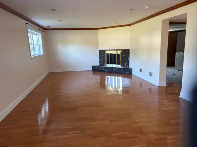 $3,400 | 1814 Holly Avenue, Darien, IL 60561