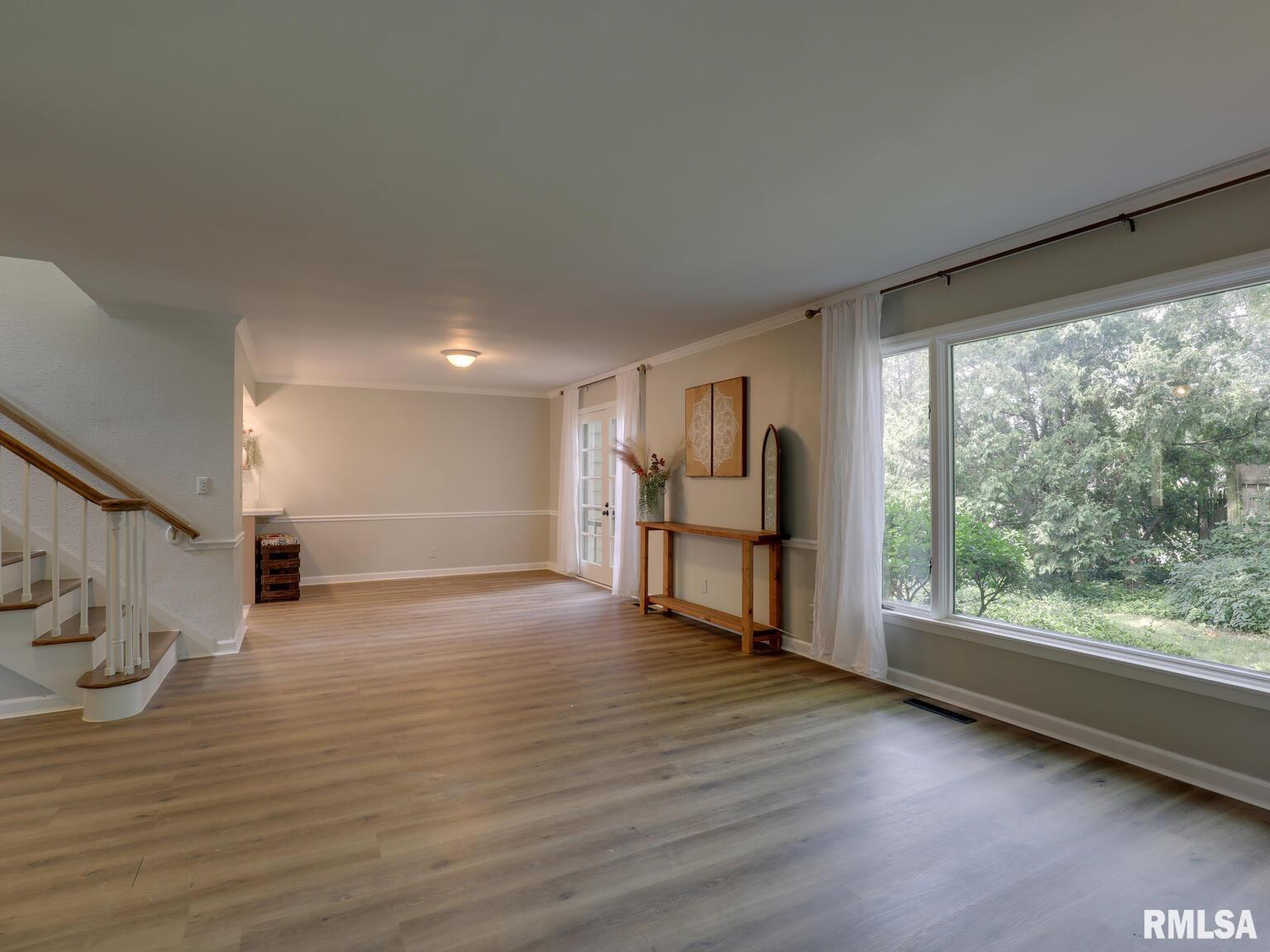 75 Woodlawn Road Quincy, IL 62301 - Photo 6 of 29 Gallery Image 6