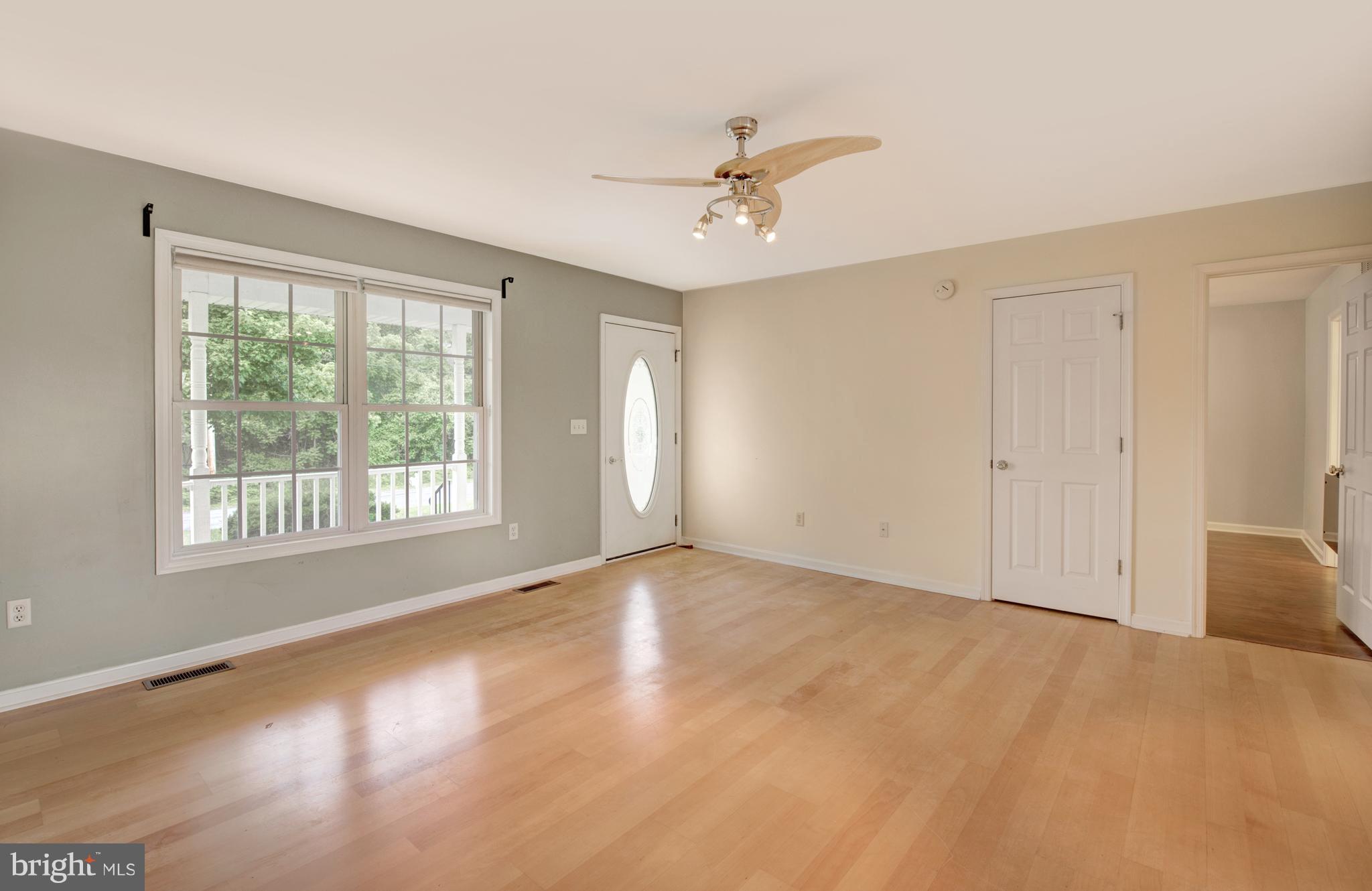 22943 Bay Shore Road Chestertown, MD 21620 - Photo 3 of 26 Living Room