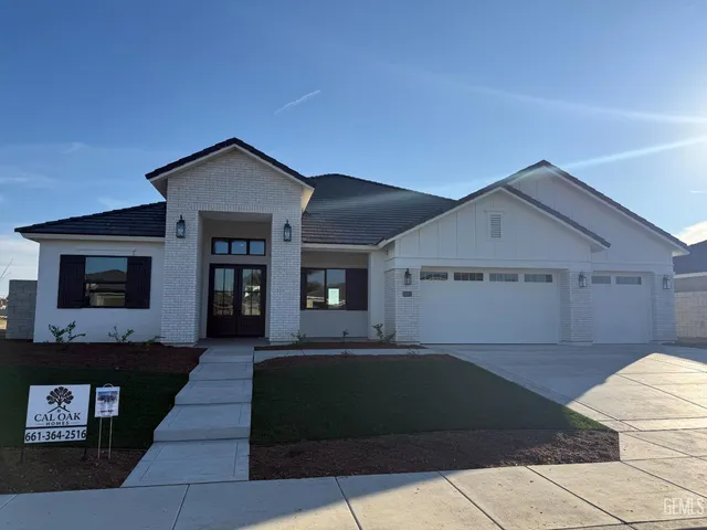a house view with a outdoor space