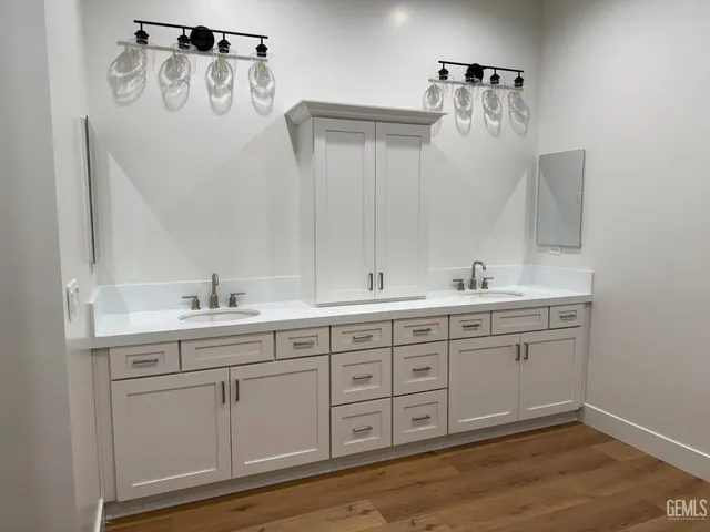 $830,000 | Undisclosed Address, Bakersfield, CA 93314