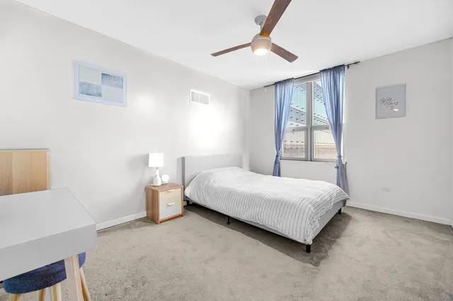 $348,000 | 125 South Jefferson Street, Unit 2207, Chicago, IL 60661