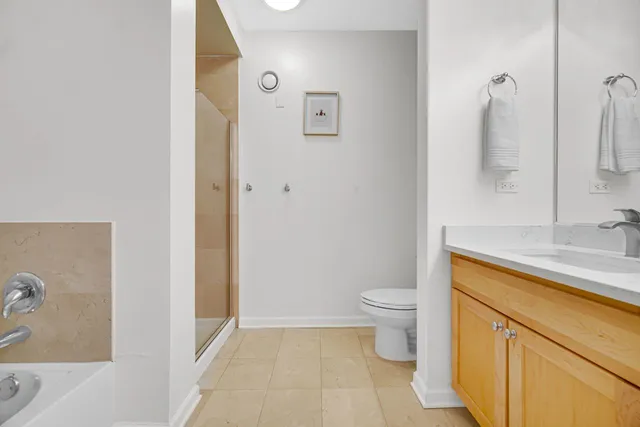 $348,000 | 125 South Jefferson Street, Unit 2207, Chicago, IL 60661