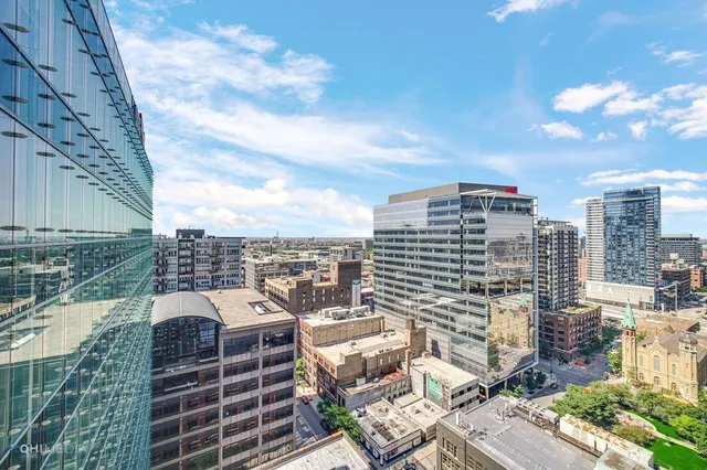 $348,000 | 125 South Jefferson Street, Unit 2207, Chicago, IL 60661