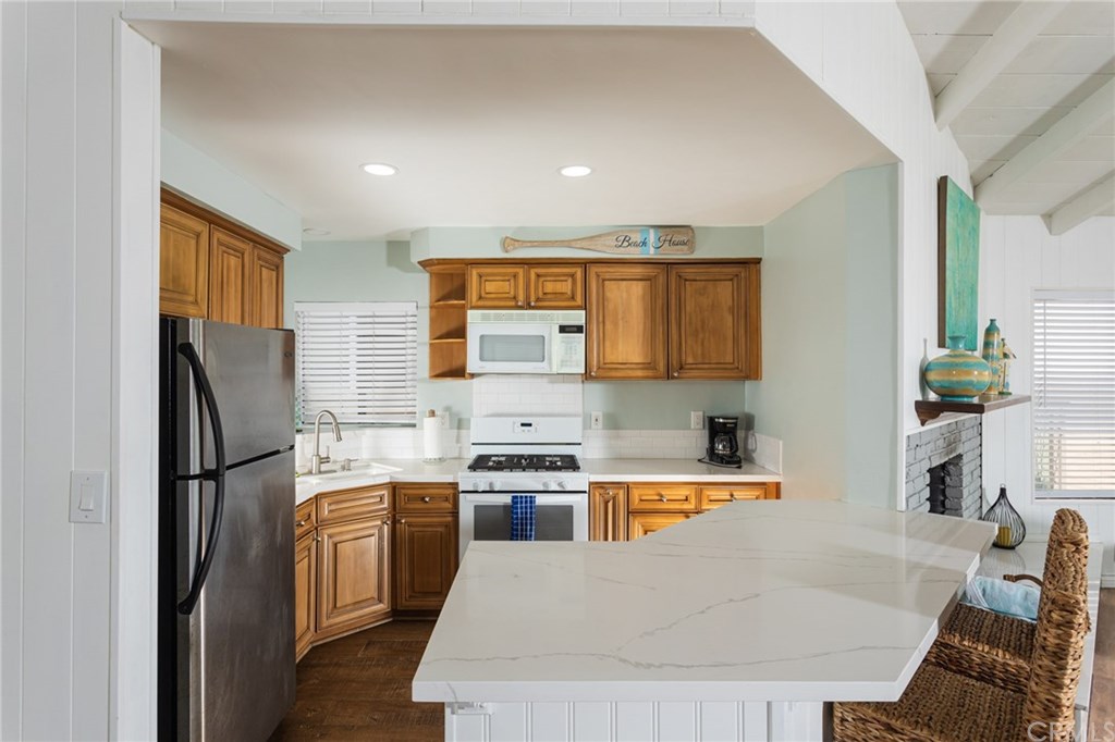 1514 West Oceanfront Newport Beach, CA 92663 - Photo 16 of 63