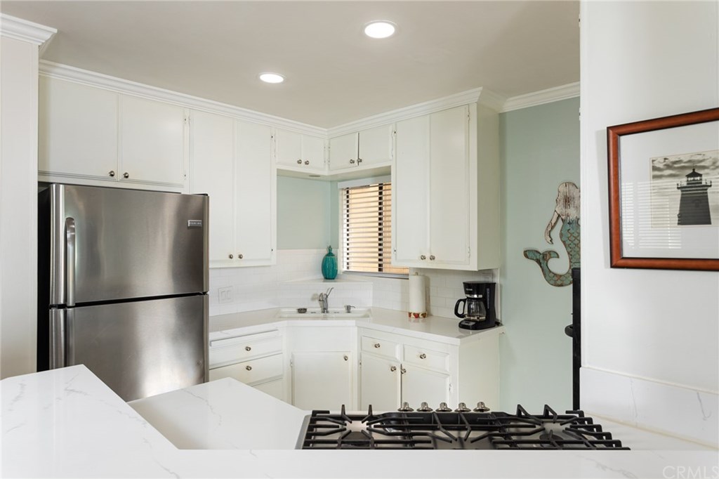 1514 West Oceanfront Newport Beach, CA 92663 - Photo 22 of 63