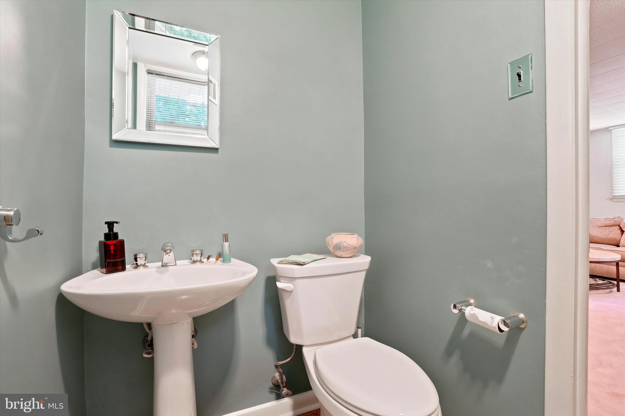 627 Meadow Road Huntingdon Valley, PA 19006 - Photo 22 of 34