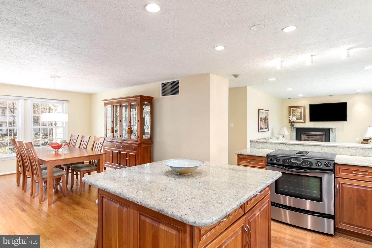 1837 Post Oak Trail Reston, VA 20191 - Photo 15 of 49