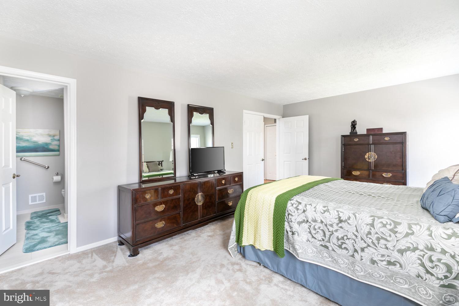 1837 Post Oak Trail Reston, VA 20191 - Photo 28 of 49