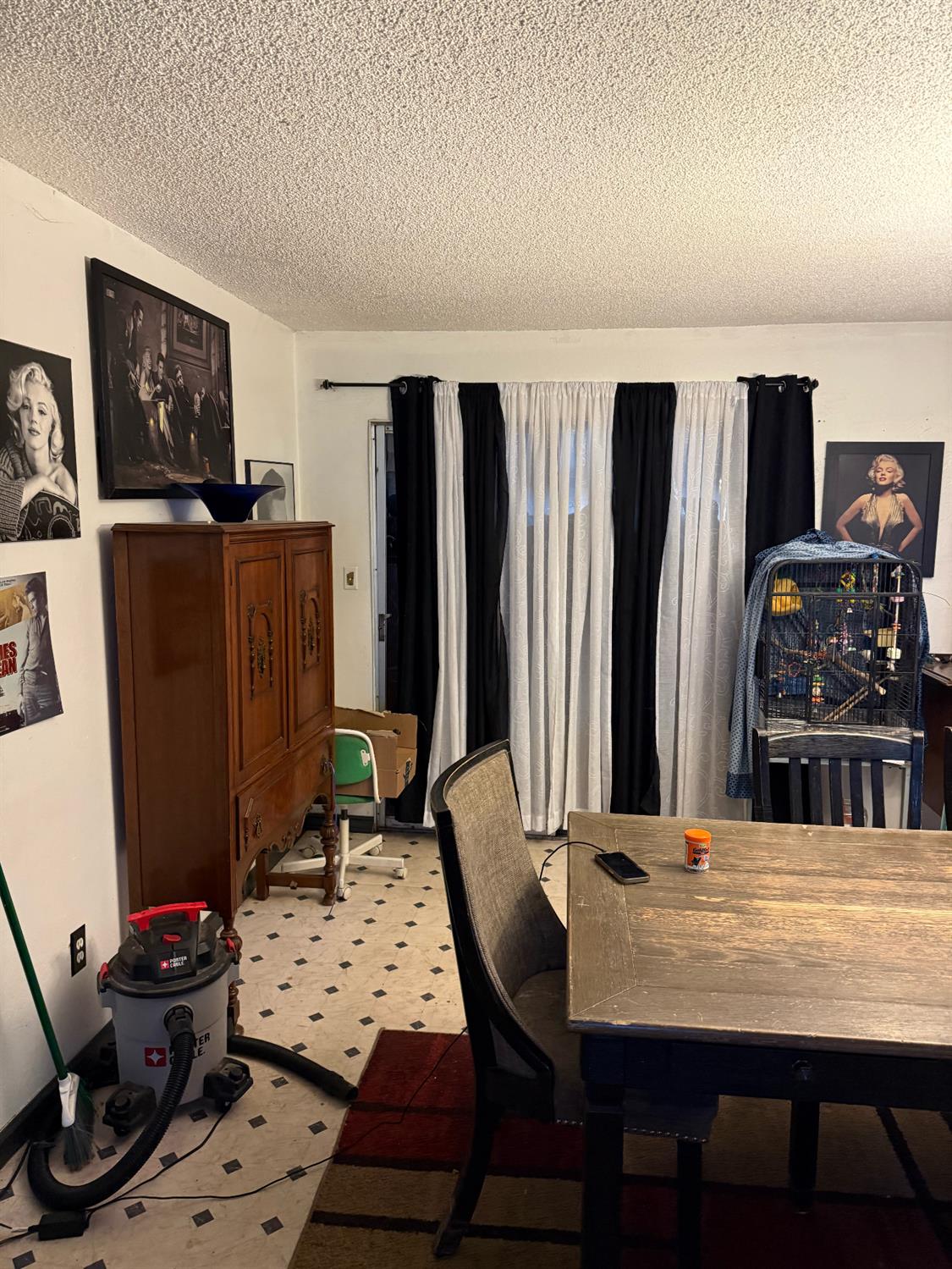 7205 Chesney Way Rio Linda, CA 95673 - Photo 7 of 37 a dining room with furniture and window