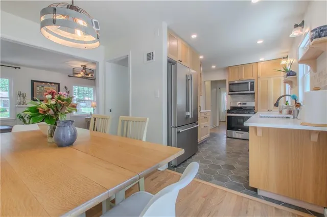 $325,000 | 13517 Lowell Avenue, Grandview, MO 64030