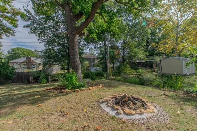 $325,000 | 13517 Lowell Avenue, Grandview, MO 64030