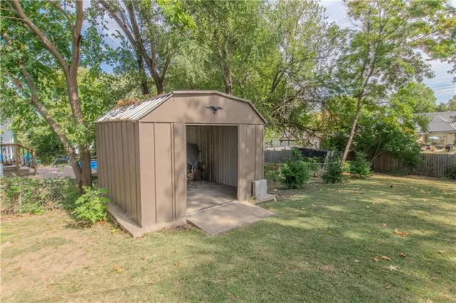 $325,000 | 13517 Lowell Avenue, Grandview, MO 64030