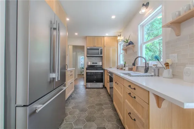 $325,000 | 13517 Lowell Avenue, Grandview, MO 64030