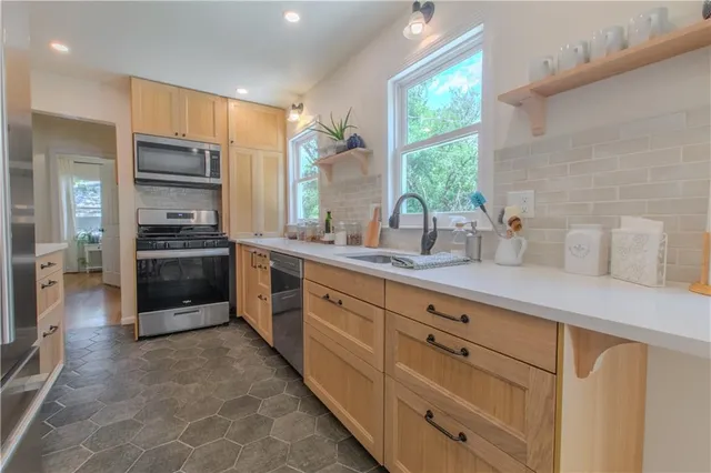 $325,000 | 13517 Lowell Avenue, Grandview, MO 64030