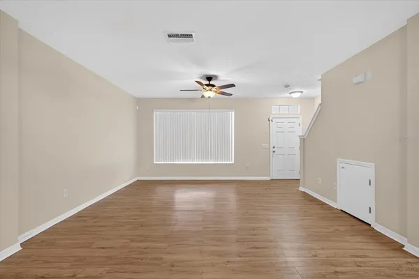 $1,700 | 11047 Black Swan Court, Seffner, FL 33584