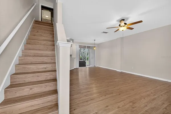 $1,700 | 11047 Black Swan Court, Seffner, FL 33584