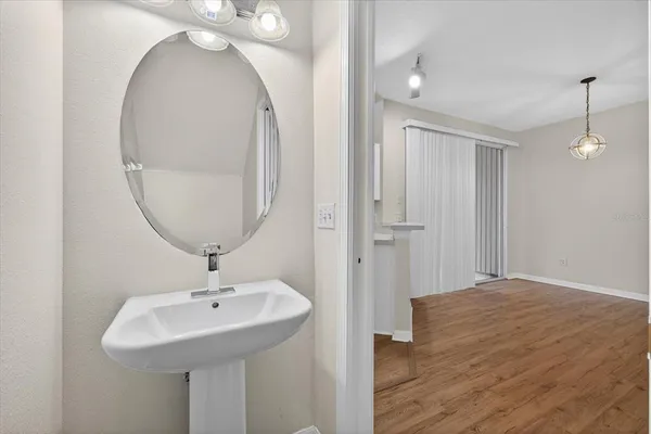 $1,700 | 11047 Black Swan Court, Seffner, FL 33584