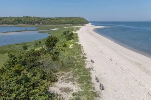 $750,000 | 13 Bittersweet Avenue, Hampton Bays, NY 11946