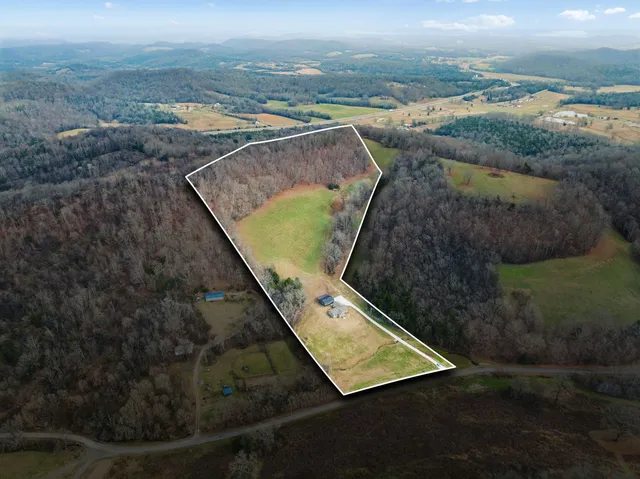 a view of a tennis court