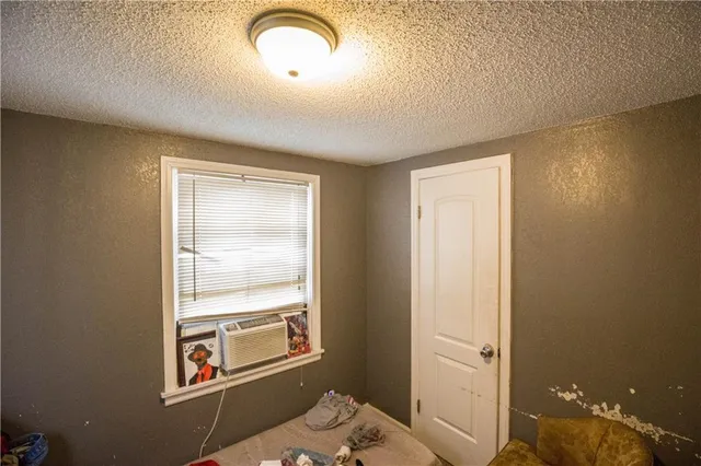 $159,000 | 5521-3 Wabash Avenue, Kansas City, MO 64130