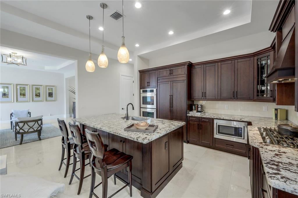 2106 Modena Court Naples, FL 34105 - Photo 11 of 42