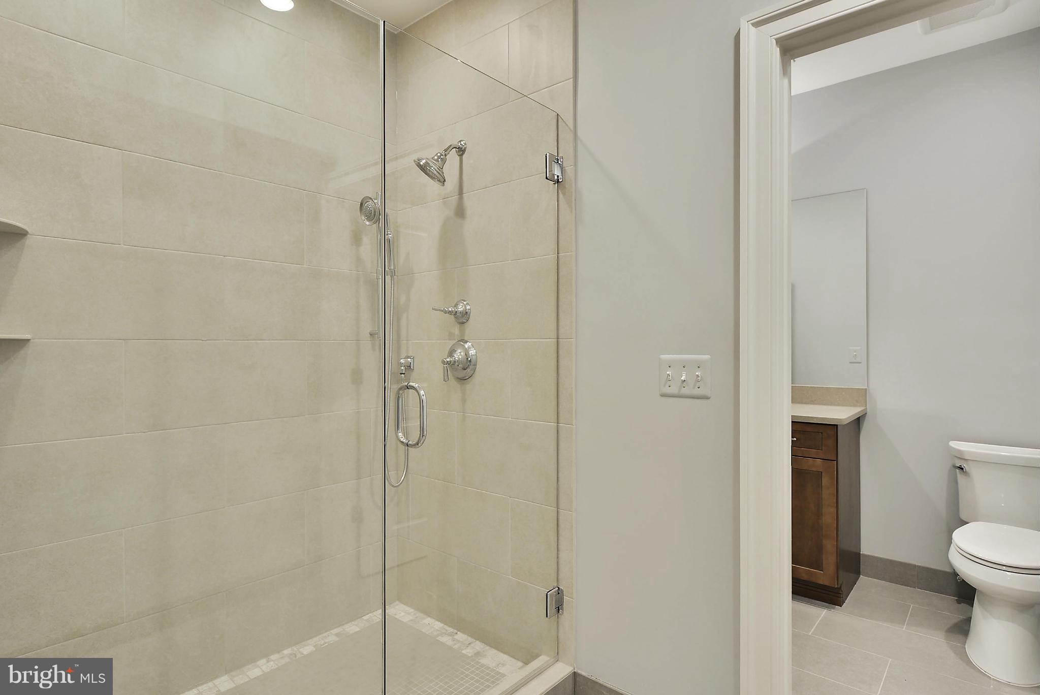10204 Counselman Road Potomac, MD 20854 - Photo 27 of 30 Bath